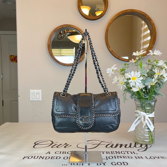 CHANEL Handbags - Chanel Black Leather Classic Flap Shoulder Bag
